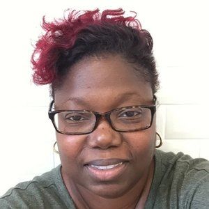 Meet your Posher, Evelyn